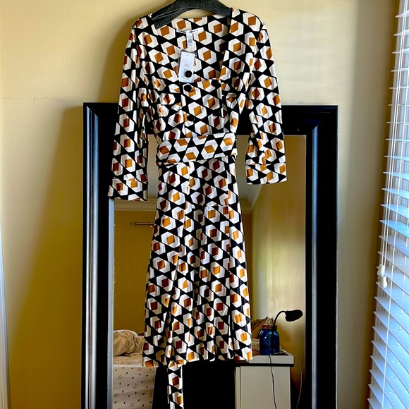 DVF dress (never been worn, tags still on) - Picture 1 of 7
